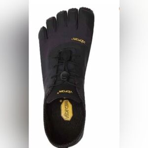 Vibram 5 finger V-Alpha Mens size 9-9.5 shoe